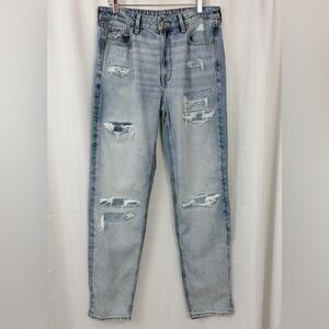 American Eagle Mom Straight Jean No Show Distressing with Stretch    Size 6 NWT